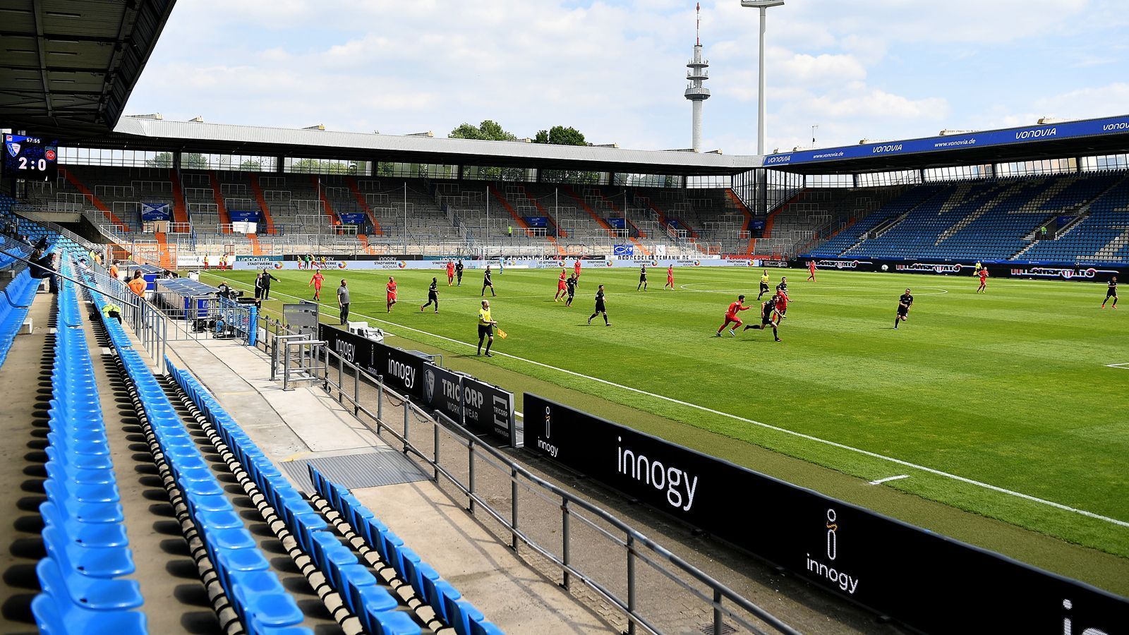 
                <strong>Platz 2: VfL Bochum </strong><br>
                Stehplatz: 225 Euro Teuerste Sitzplatzkategorie: 645 Euro (Komfortsitzplatz; ligaweit Platz 10)
              