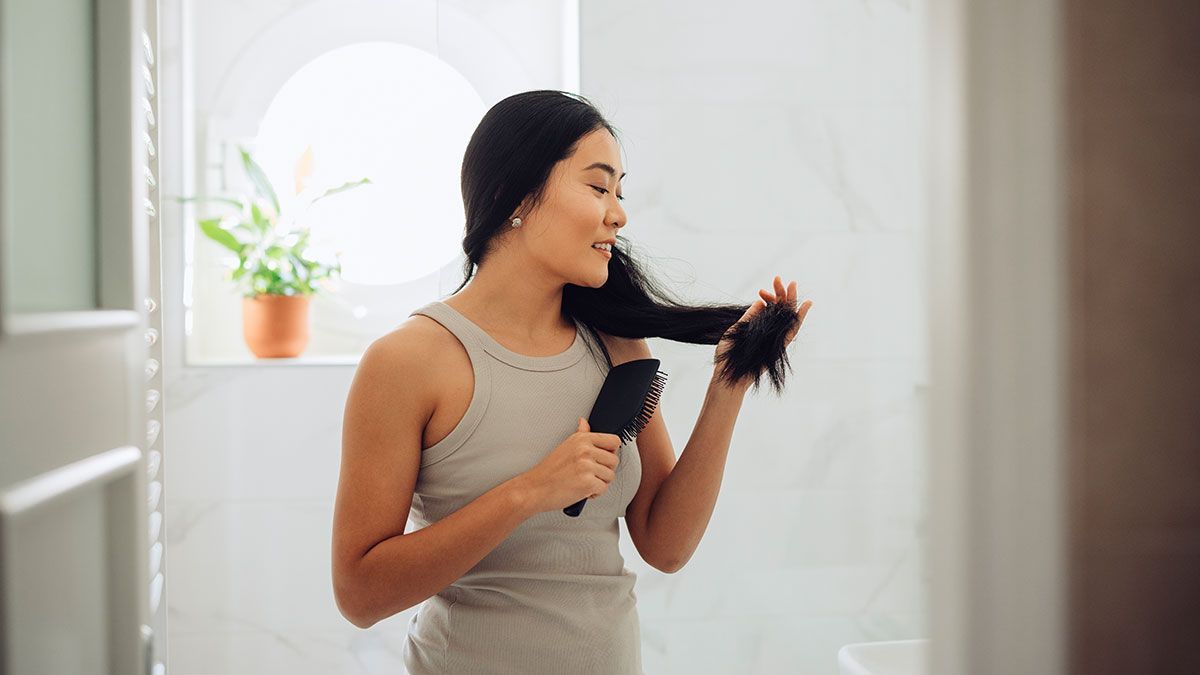 Als Shampoo, Conditioner und Co. – wir verraten euch, in welchen Haircare-Produkten Keratin vorkommt und wie der Wirkstoff auf euren Haaren wirkt.
