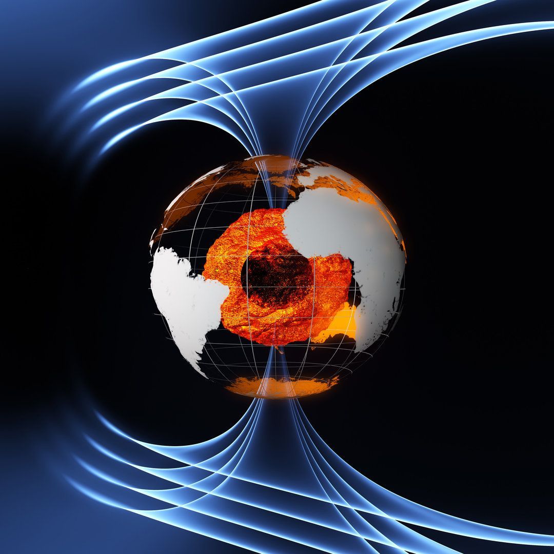 Das Magnetfeld der Erde entsteht, weil in der Erde ein flüssiger Eisenkern langsam rotiert. Er arbeitet wie ein gigantischer Fahrrad-Dynamo. Über den Polen zeigen die Kraftlinien des Magnetfelds zur Erde hin und bilden quasi ein Loch.