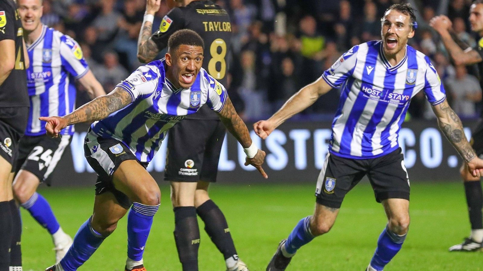 
                <strong>Sheffield United (England / Premier League)</strong><br>
                Nach Burnley qualifizierte sich auch Sheffield United für das englische Fußball-Oberhaus. Die "Blades" aus dem Norden Englands waren bereits drei Spieltage vor Schluss nicht mehr vom Aufstiegsplatz zu verdrängen. Nach dem Abstieg in der Saison 2020/21 geht es in der kommenden Saison wieder in der Premier League weiter.
              