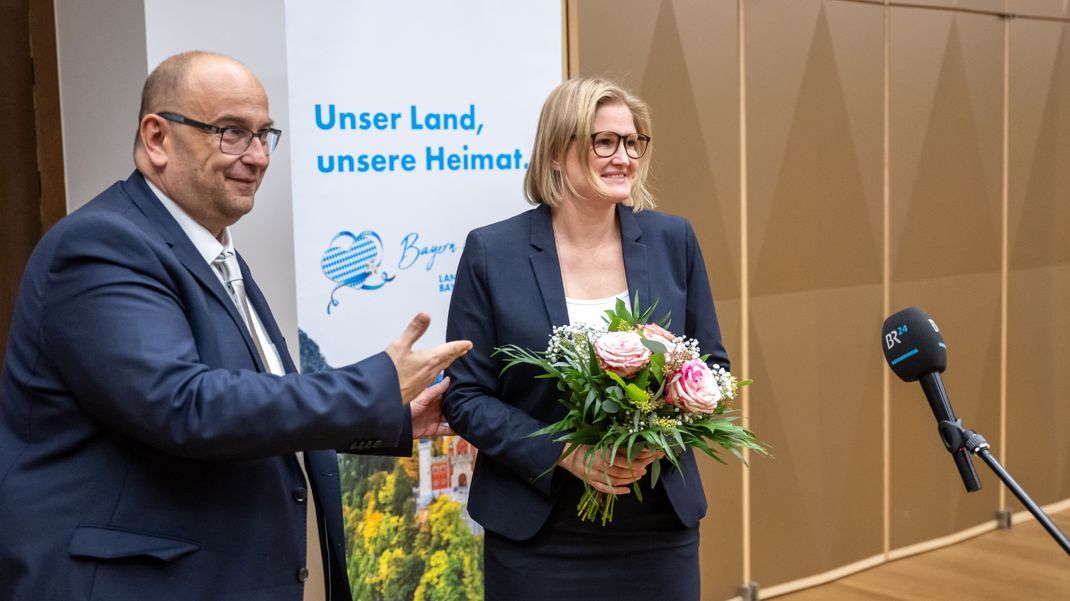 AfD-Fraktionsvorsitzende Katrin Ebner-Steiner&nbsp;mit AfD-Abgeordneten Stephan Protschka.