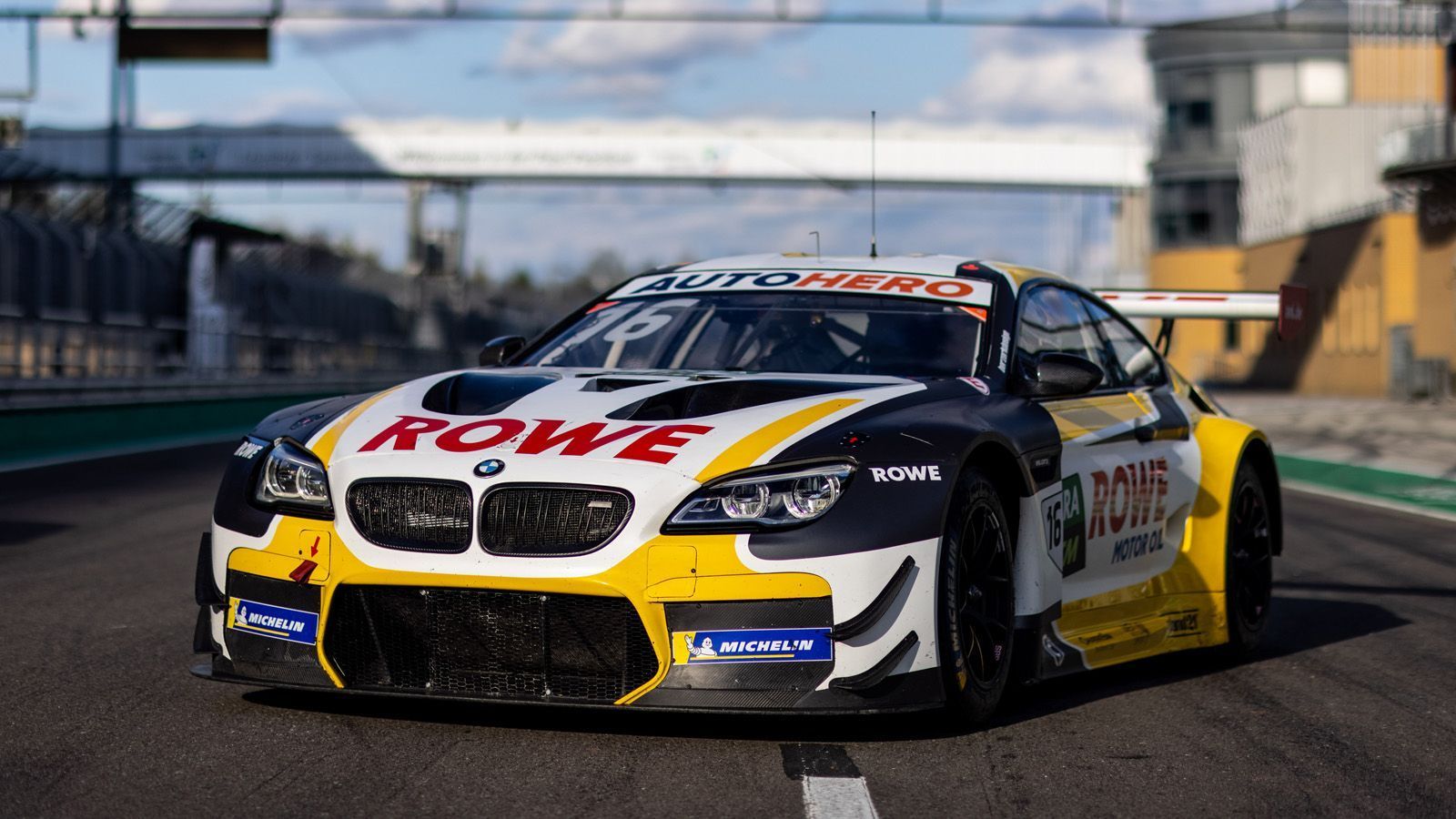 
                <strong>Rowe Racing (Timo Glock)</strong><br>
                &#x2022; Startnummer: 16 -<br>&#x2022; Auto: BMW M6 GT3<br>
              