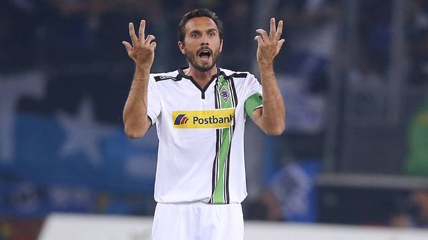 
                <strong>Martin Stranzl (Borussia Mönchengladbach)</strong><br>
                Martin Stranzl (Borussia Mönchengladbach): Im Gegensatz zu Herrmann fällt Martin Stranzl weiterhin aus. Nach überstandenem Augenhöhlenbruch muss der Kapitän der "Fohlen" wegen eines Muskelfaserrisses seit Mitte Februar wieder pausieren. Wie lange Stranzl der Mannschaft fehlt, ist nicht bekannt.
              