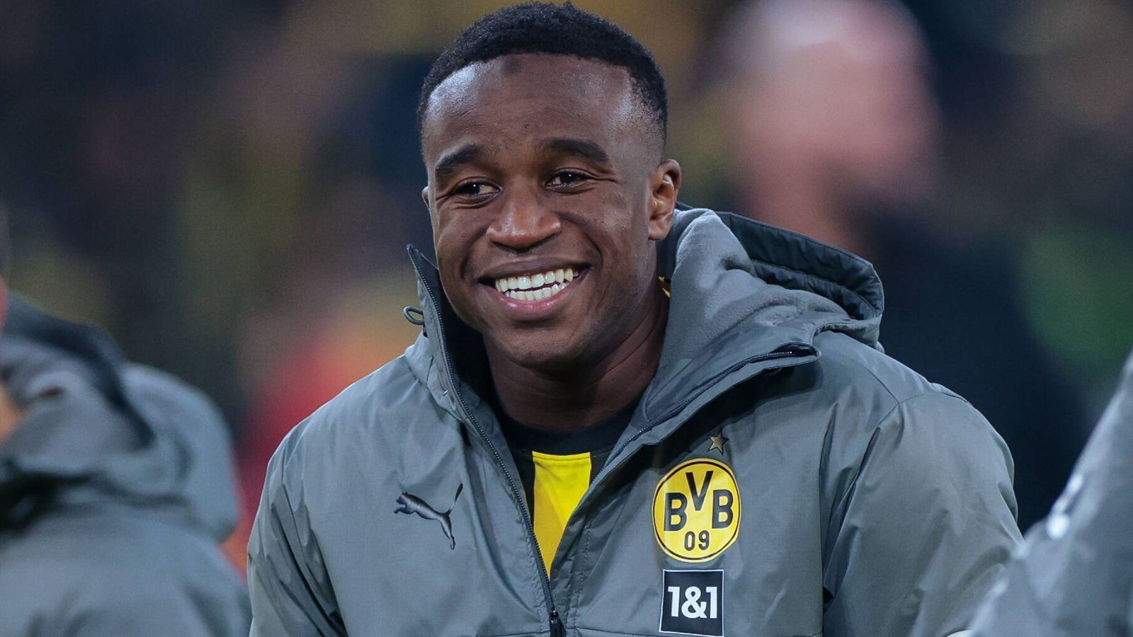 
                <strong>Weitere Interessenten</strong><br>
                Wie das so ist auf dem Transfermarkt, ist die Situation dynamisch. Neben den genannten gibt es noch weitere angebliche Interessenten. Paris St. Germain wird genannt, Juventus Turin, Lazio Rom, aber auch Tottenham Hotspur oder Manchester City. Am Ende entscheidet Moukoko. Als Volljähriger inzwischen komplett selbst.
              