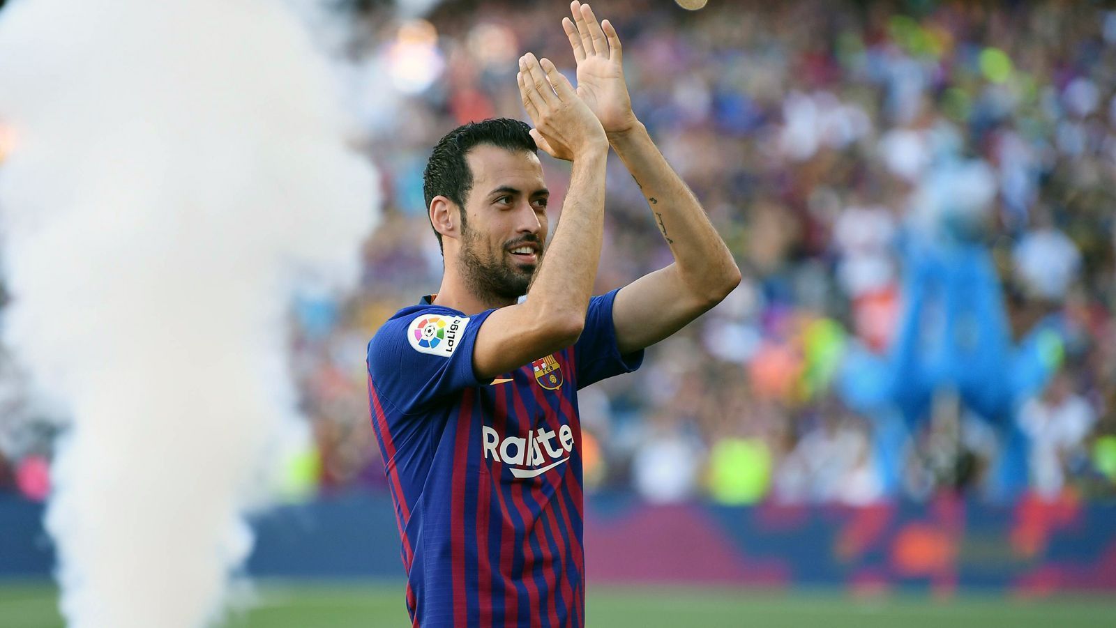 
                <strong>Sergio Busquets</strong><br>
                Höhe der Ausstiegsklausel: 500 Millionen Euro (Quelle: FC Barcelona)Verein: FC Barcelona
              