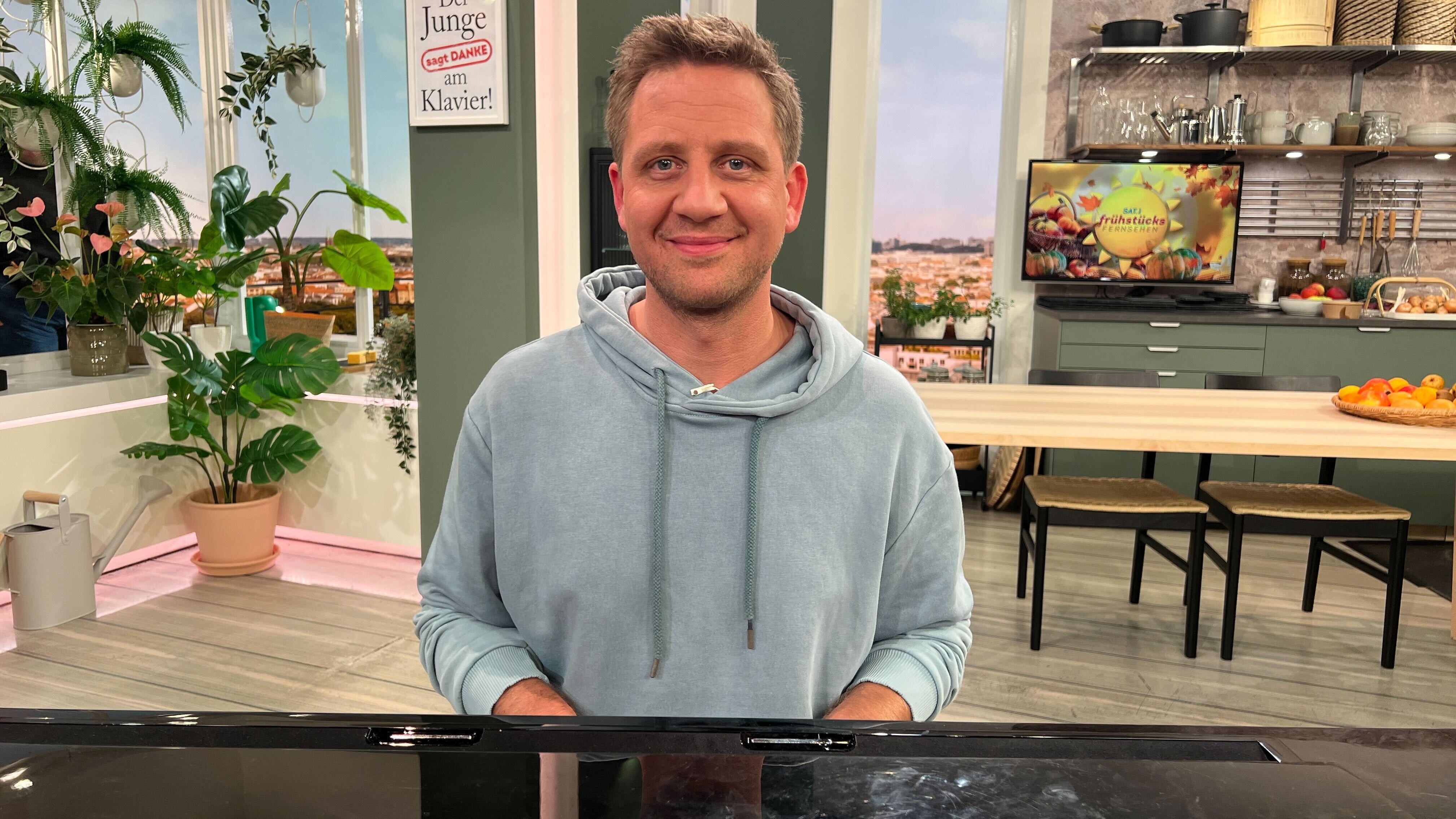 "SAT.1-Frühstücksfernsehen"-Star Lukas Haunerland meldet sich zurück:  Freude bei Marlene Lufen ist groß