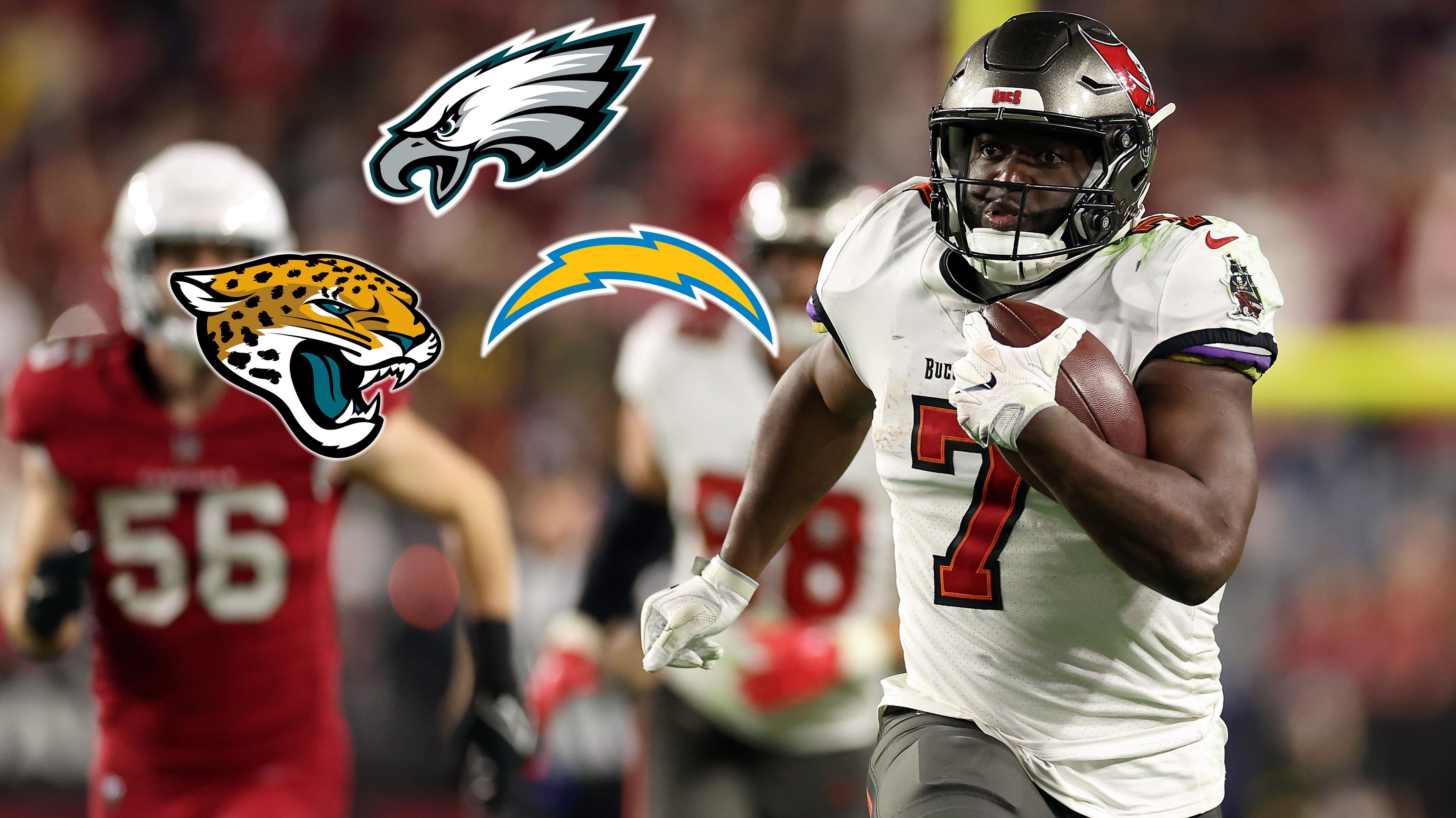 
                <strong>Fournette vor Cut bei den Buccaneers: Mögliche Landing Spots für den Running Back</strong><br>
                Die Tampa Bay Buccaneers werden mit dem Beginn des neuen Liga-Jahres am 15. März Leonard Fournette entlassen. Das berichtet der NFL-Insider Tom Pelissero. Nach drei Jahren in Tampa mit einem Super-Bowl-Sieg soll also Schluss sein. "Ich habe das Team selbst nach einem Cut gefragt und sie haben meinen Wunsch respektiert, es gibt also kein böses Blut", sagte Fournette der "Tampa Bay Times". Durch die Trennung von dem Running Back sparen die Bucs knapp 3,5 Millionen Dollar Gehalt ein. "Playoff Lenny" hatte vor der abgelaufenen Saison einen Drei-Jahres-Vertrag mit einem Gesamtvolumen von 21 Millionen Dollar unterschrieben.
              