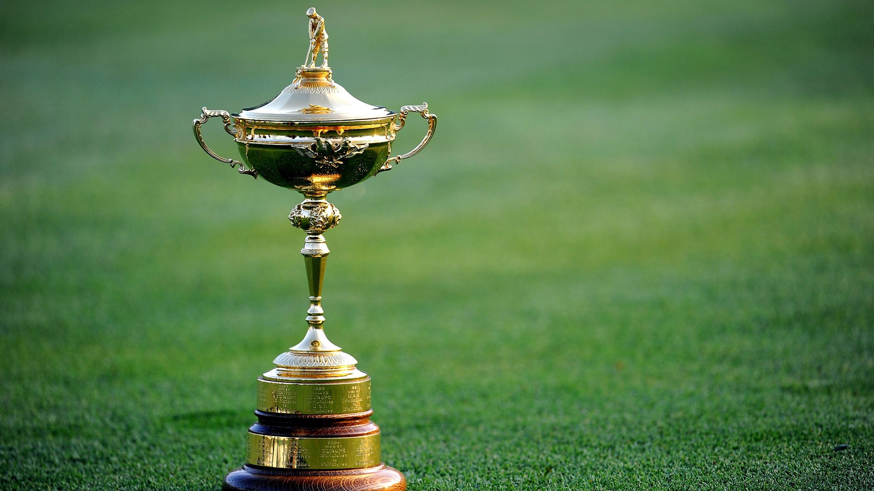 <strong>Platz 6: Ryder Cup (Golf)</strong><br>So dünn an einer Stelle ist kein anderer Pokal in unserem Ranking. Das gab Bonuspunkte. Ansonsten eine Eleganz, wie sie zum Golfen passt. Mit der perfekten Figur an oberster Stelle.