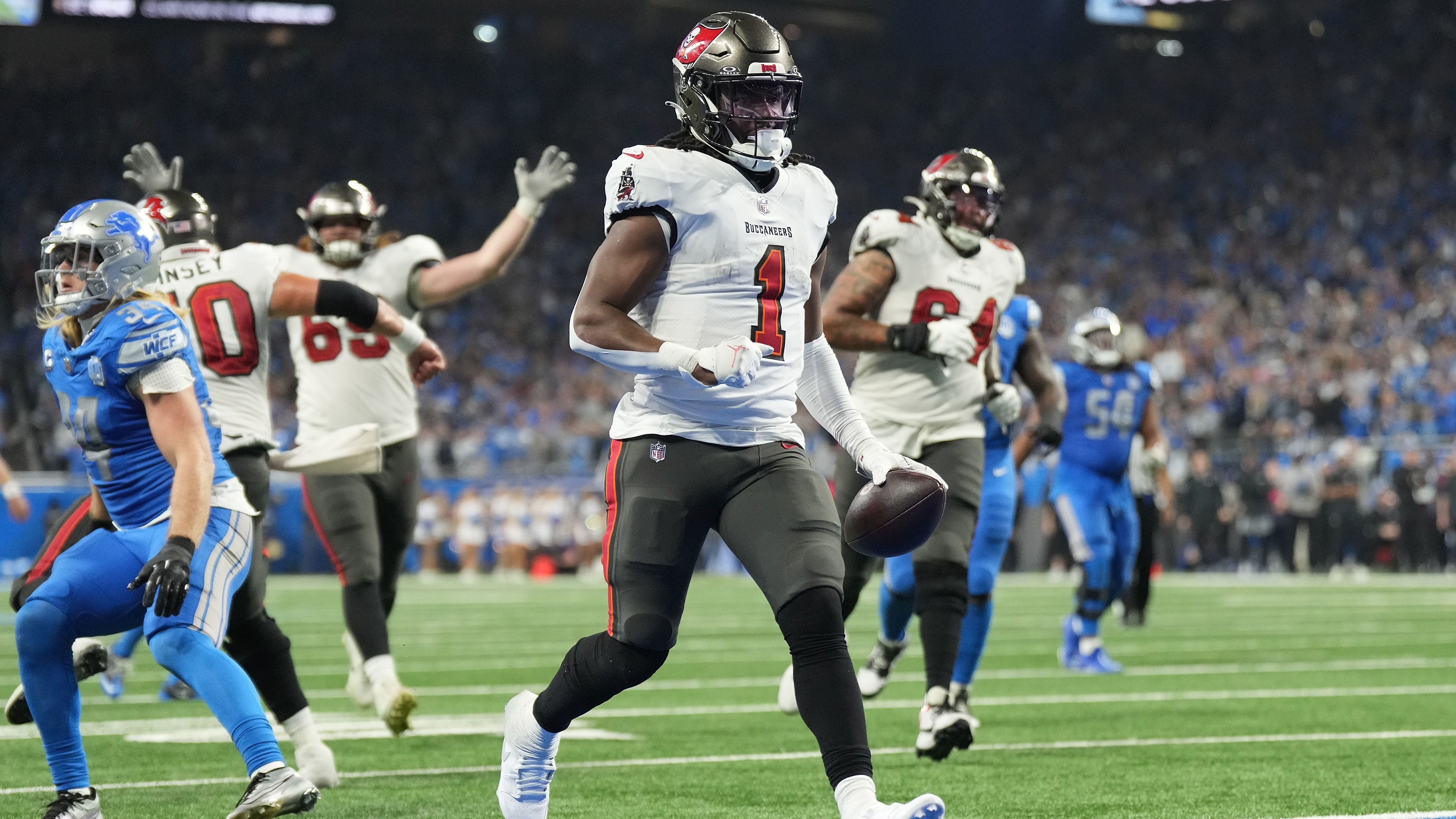 <strong>13. Platz: Tampa Bay Buccaneers - 100 <strong>Flaggen</strong></strong><br>Yards: 751