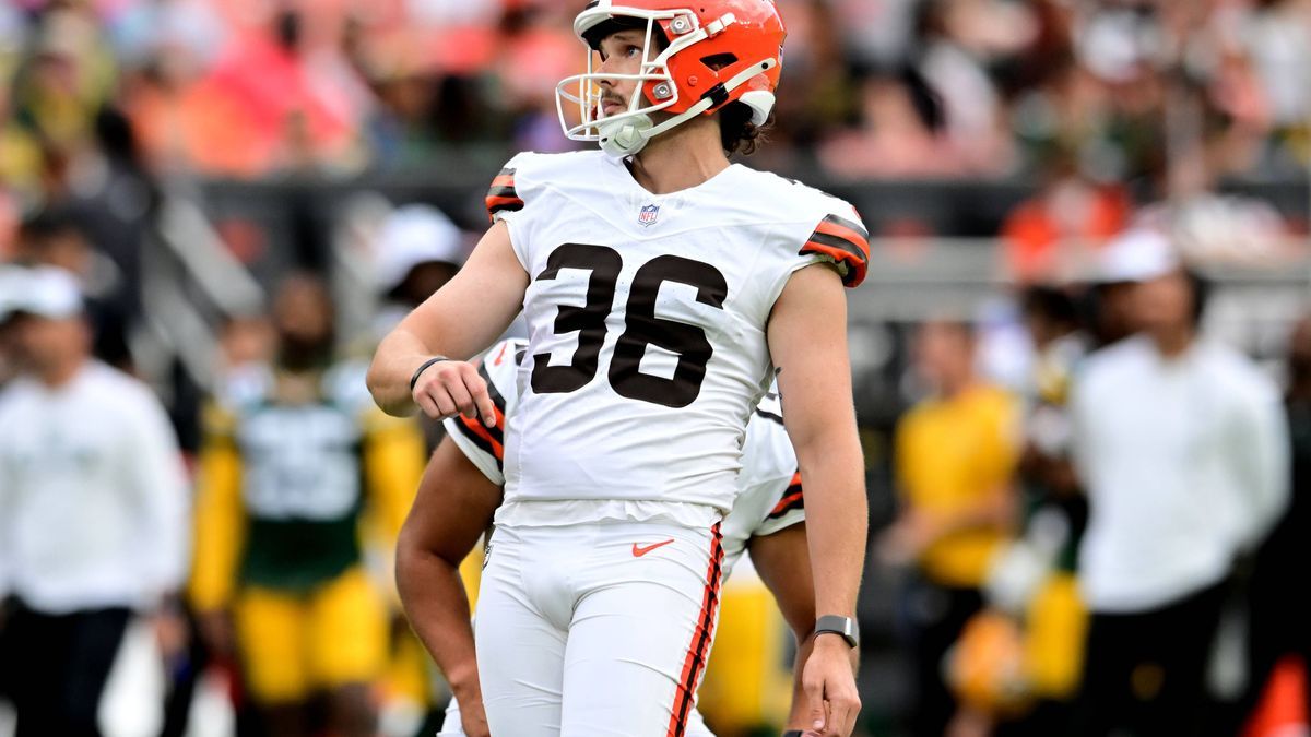 NFL, American Football Herren, USA Green Bay Packers at Cleveland Browns Aug 10, 2024; Cleveland, Ohio, USA; Cleveland Browns place kicker Cade York (36) during the game against the Green Bay Packe...