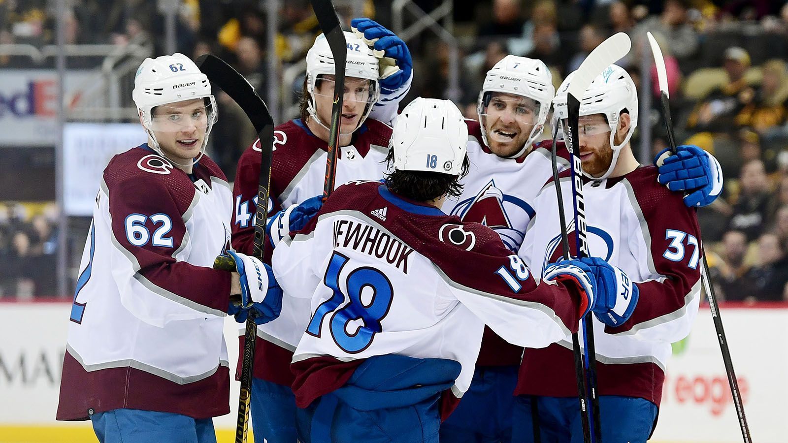 
                <strong>Stanley-Cup-Sieger: Colorado Avalanche</strong><br>
                &#x2022; Wettquote: +350 (100 Dollar Einsatz = 350 Dollar Gewinn)<br>Weitere Favoriten: Florida Panthers (550 Dollar Gewinn), Calgary Flames (900 Dollar Gewinn), Tampa Bay Lightning (900 Dollar Gewinn) und Carolina Hurricanes (1000 Dollar Gewinn)
              