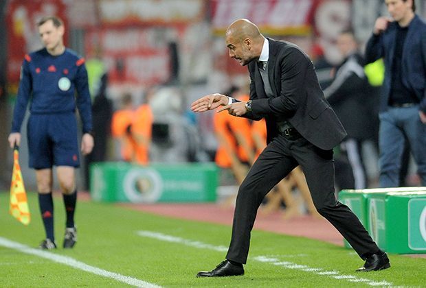 
                <strong>Pep on Fire</strong><br>
                Die Coaching-Zone ist für Guardiola sowieso zu klein. Doch nicht mal der vierte Offizielle traut sich noch, da einzuschreiten.
              