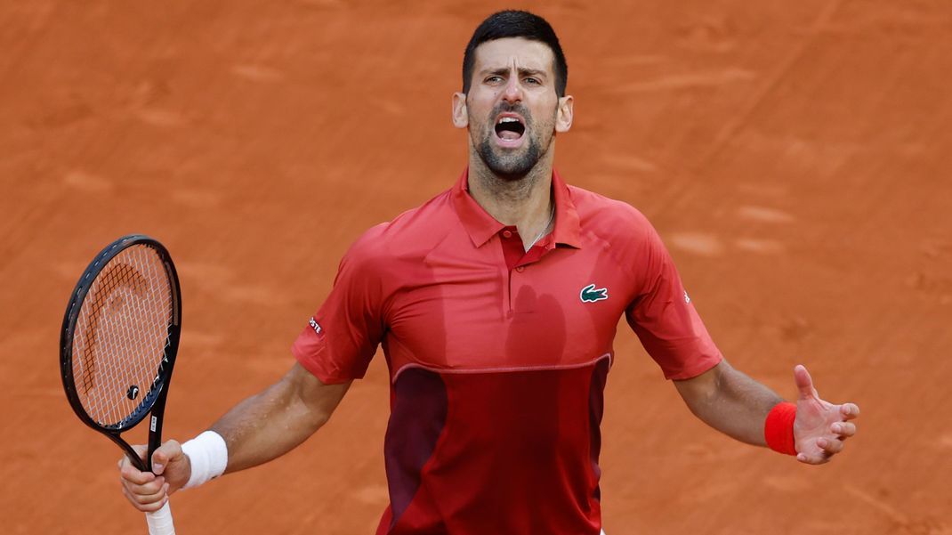 Der Weltranglisten-Erste Novak Djokovic muss einen herben Rückschlag einstecken.