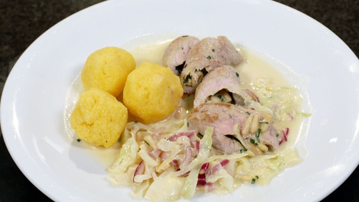 Kalbsrollbraten mit Kraut & Knödeln 