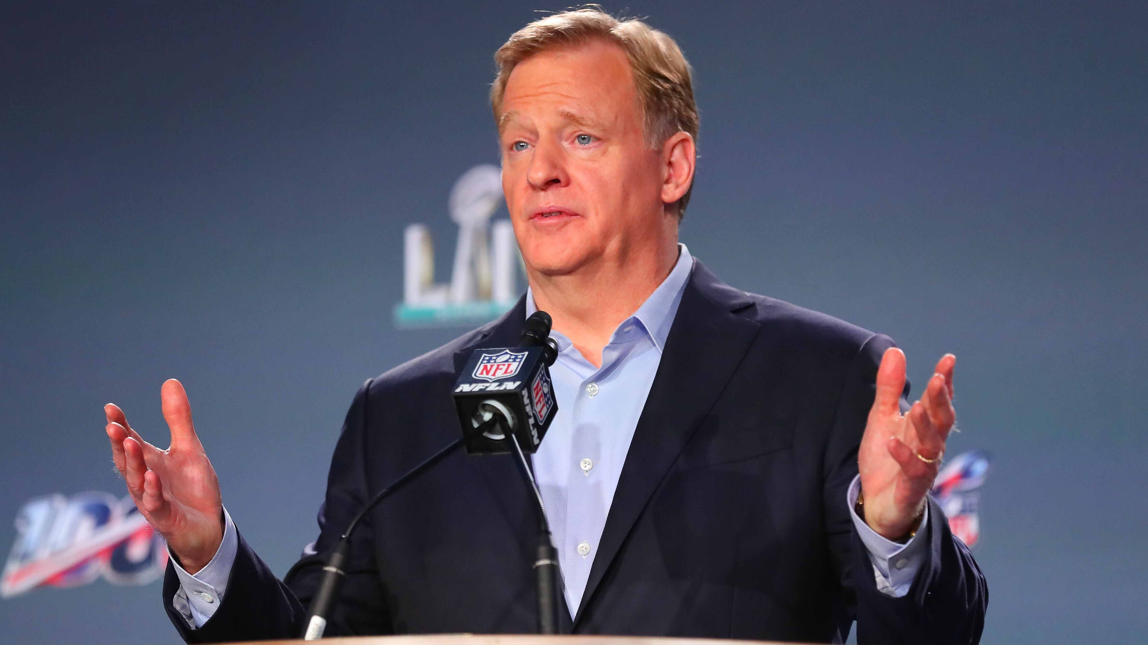 
                <strong>Warum hat die NFL noch kein Corona-Konzept für die Saison 2020 vorgelegt?</strong><br>
                Ganz einfach, die NFL muss sich im Moment noch nicht darum kümmern. Der Startschuss zur neuen NFL-Saison soll am 10. September fallen. Die Liga hat den "Luxus", sich Zeit zu nehmen und andere Ligen, welche ihre Saison wieder fortführen, genau im Blick zu behalten. So kann die NFL von den Erfolgen und Problemen der anderen weltweiten Sportligen lernen und ihr eigenes Konzept zu gegebener Zeit anfertigen und präsentieren.
              