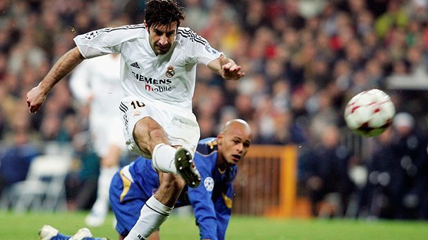 
                <strong>Mittelfeld: Luis Figo</strong><br>
                Mittelfeld: Luis Figo. Zum Starensemble des letzten Jahrzehntes gehörte natürlich auch Luis Figo. Nach fünf Jahren beim FC Barcelona, wechselte der portugiesische Rekordnationalspieler für eine damalige Rekordsumme zum Erzrivalen. Real Madrid ist bis heute der Verein, mit dem Luis Figo in Verbindung gebracht wird.
              