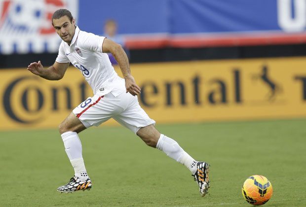 
                <strong>Graham Zusi</strong><br>
                Graham Zusi ist aufgrund der Verletzung von Jozy Altidore in die Startelf gerückt. In der amerikanischen Liga war er 2012 der beste Vorlagengeber. Hat einen guten Distanzschuss im Repertoire.
              