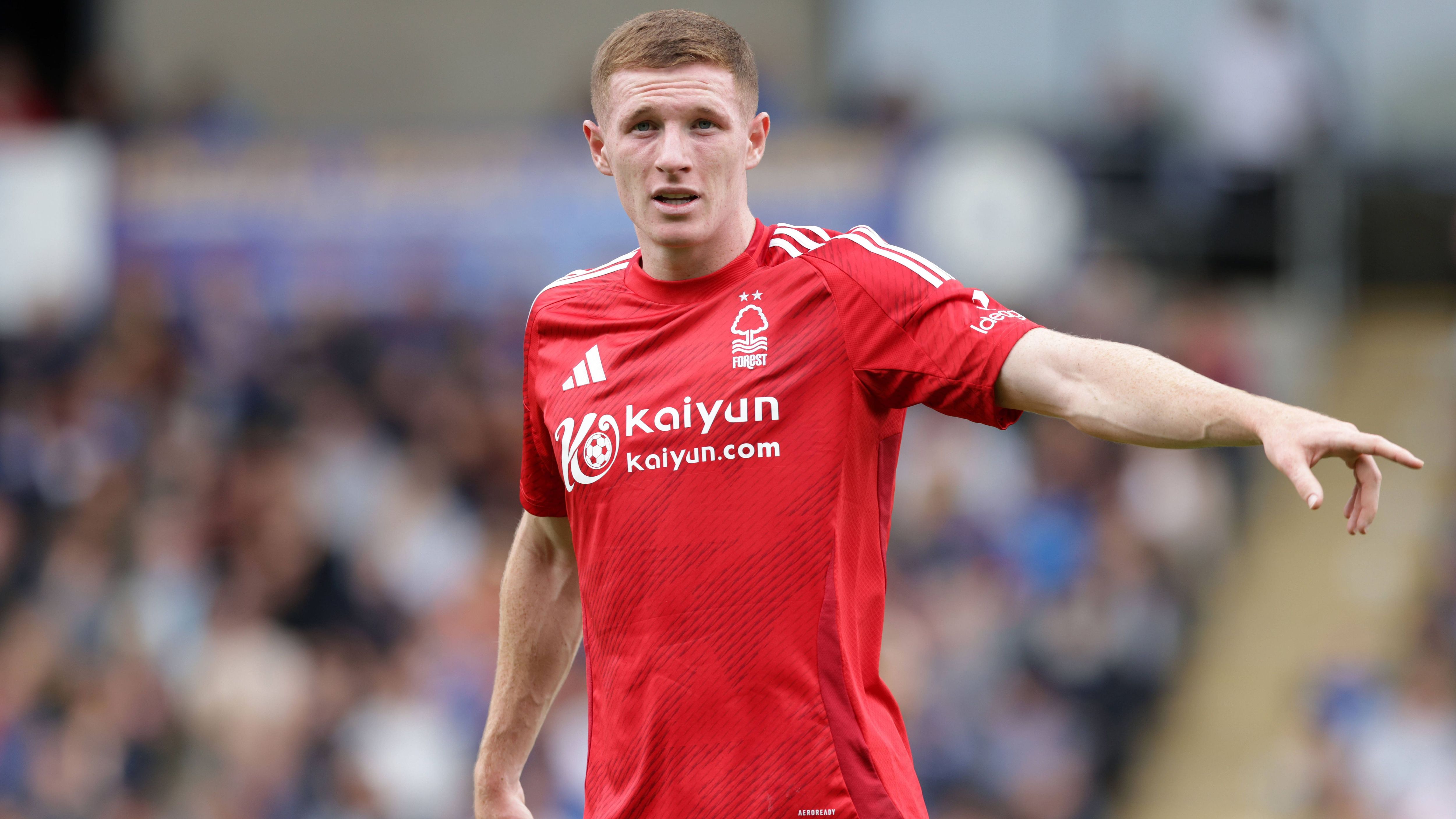 <strong>Elliott Anderson (Nottingham Forest)</strong><br>Von Newcastle United zu Nottingham Forest ging es für Elliott Anderson - und das im Gegenzug von 41,2 Millionen Euro. Der 21-Jährige verstärkt den Premier-League-Klub im zentralen Mittelfeld.