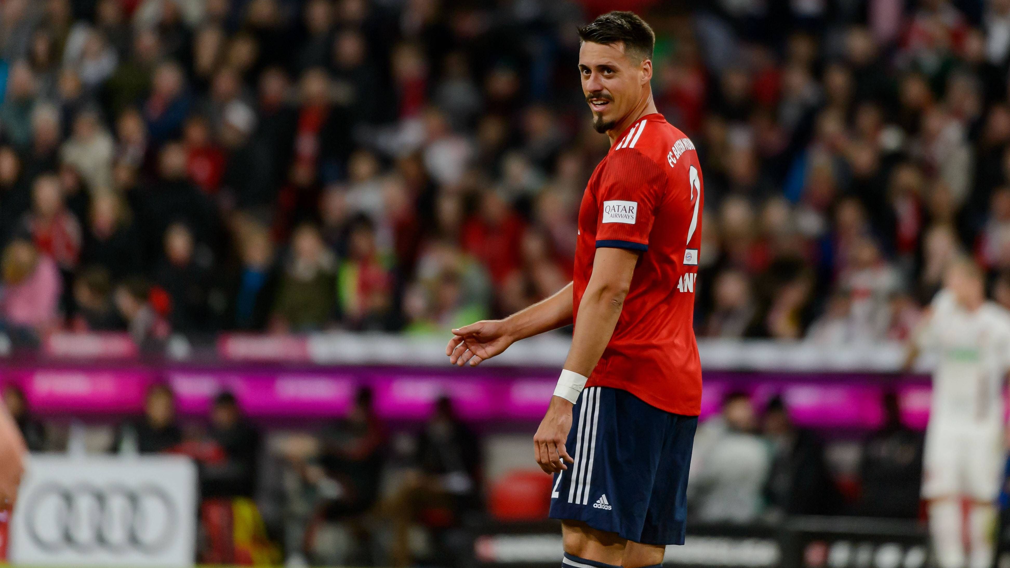 <strong>Sandro Wagner (2017/18)</strong><br>Wenn Lewandowski ausfiel, hatten die Bayern ein Problem. Die Rufe nach einem Backup wurden dementsprechend immer dann laut, wenn der Pole mal doch fehlte. Die Lösung: Wagner! Der Stürmer kam für 13 Millionen Euro aus Hoffenheim und wusste zu überzeugen. In 34 Partien, darunter zahlreiche Kurzeinsätze, traf er elfmal und bereitete drei Tore vor. Dann ging es nach China.