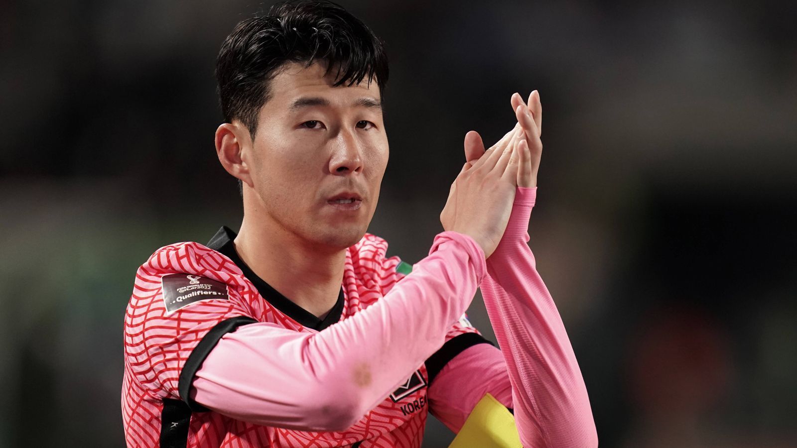 
                <strong>Südkorea: Heung-Min Son - Gruppe H</strong><br>
                &#x2022; Aktueller Verein: Tottenham Hotspur<br>&#x2022; Länderspiele: 105<br>&#x2022; Vorgänger bei der WM 2018: Sung-yong Ki<br>
              
