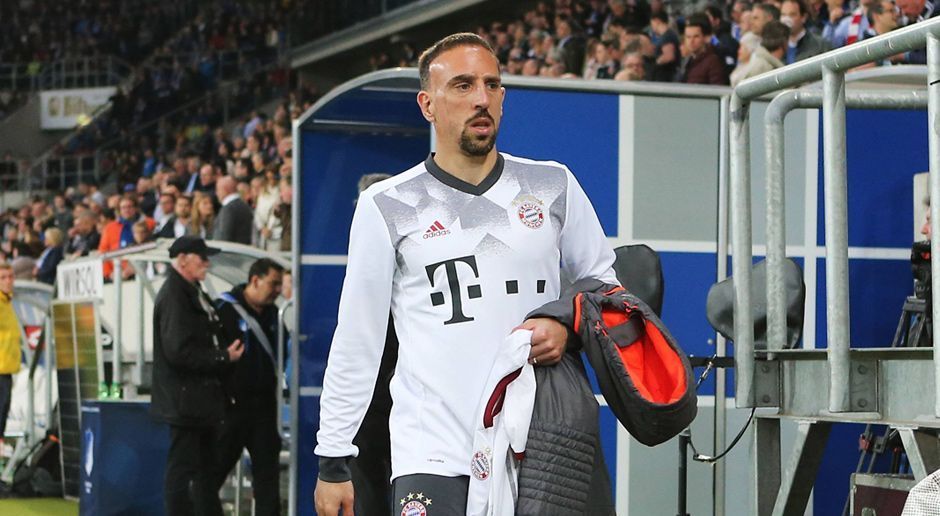 
                <strong>Franck Ribery</strong><br>
                Frank Ribery: Der Franzose kam in der 71. Minute für den enttäuschenden Sanches in die Partie. Fügte sich in eine im zweiten Abschnitt immer stärker werdende Bayern-Elf nahtlos ein und sorgte gleich mit einem Schuss ans Außennetz für Gefahr. ran-Note: 2
              