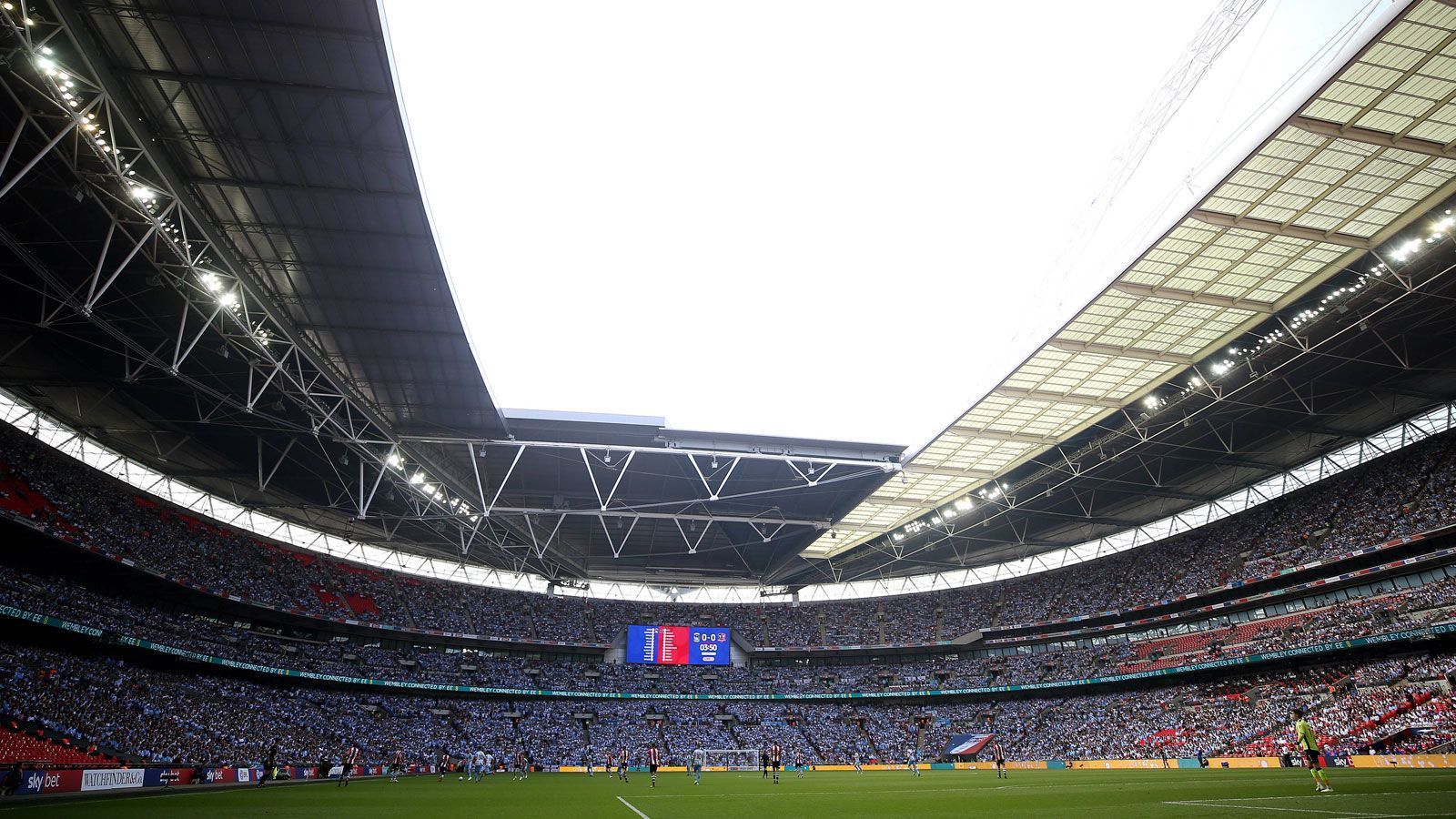 
                <strong>5. August Community Shield Manchester City - Chelsea</strong><br>
                Wer Lust auf internationalen Fußball hat, der wird am 5. August versorgt. Dann wird der Community Shield zwischen Premier-League-Sieger Manchester City und FA-Cup-Champion Chelsea ausgetragen. 
              