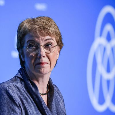 Thyssenkrupp-Vorstandschefin Martina Merz auf einer Pressekonferenz.