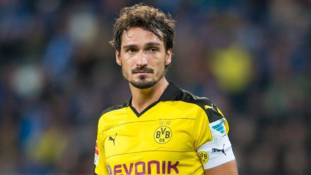 
                <strong>Mats Hummels</strong><br>
                Mats Hummels: Konnte das Spiel nicht wie gewohnt aus der Abwehr eröffnen. Im zweiten Durchgang dann häufig einen Schritt zu spät – besonders gegen Lewandowski. Eine schwache Leistung des Weltmeisters. ran-Note: 5.
              