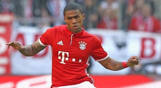 
                <strong>Douglas Costa (FC Bayern München)</strong><br>
                Ersetzt in 66. Ribery. Ist anschließend kaum in der Offensive zu finden, hauptsächlich nach hinten gefordert. Fällt im Spiel nach vorne mit seinem Antritt und Fehlpässen auf. ran-Note: 4
              