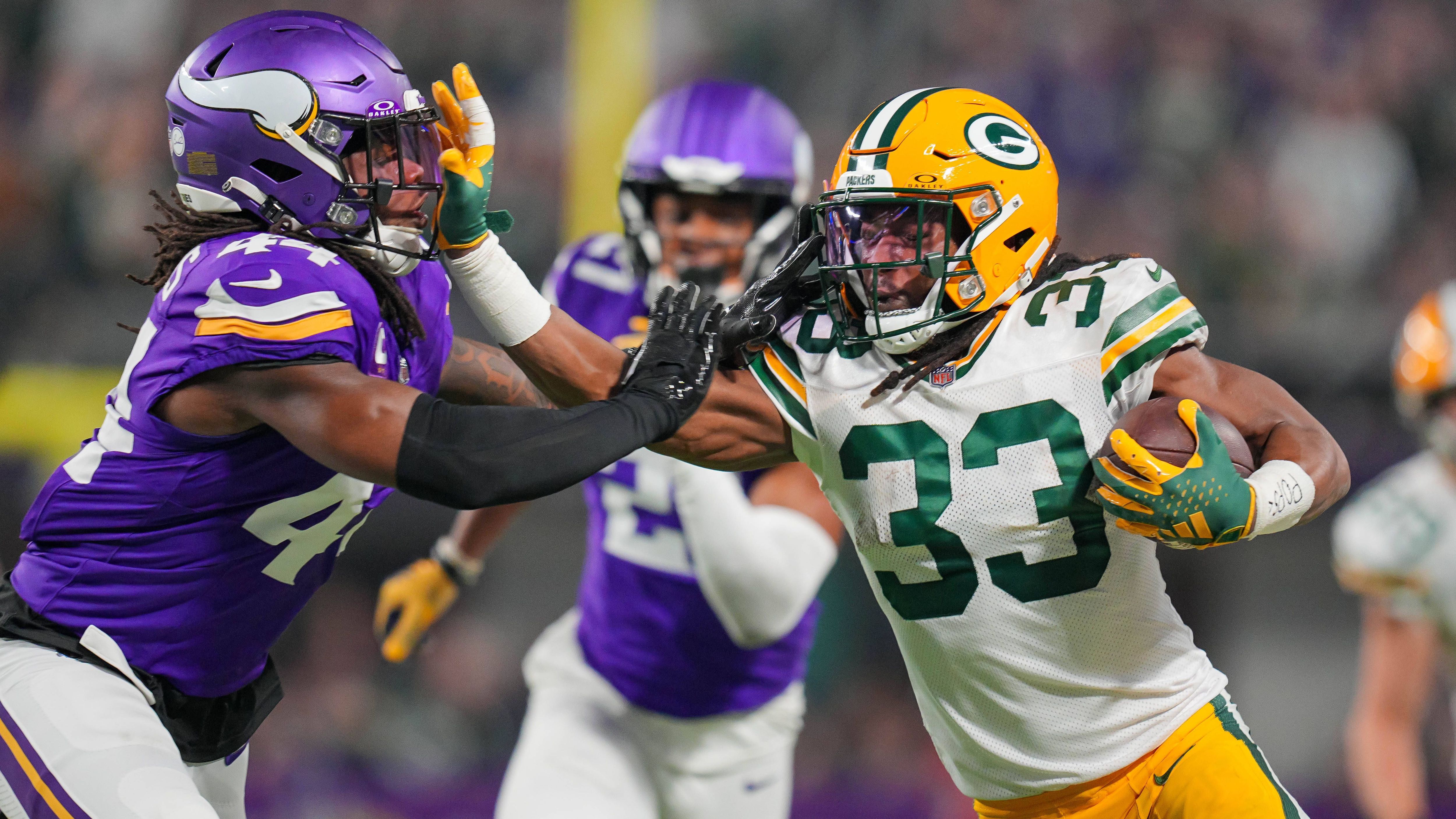 <strong>Platz 14: Aaron Jones (Minnesota Vikings)</strong><br>Und nochmal Vikings! Das Experiment mit Alexander Mattison als Starter wurde in Minneapolis schnell beendet. Wie passend, dass sich der Rivale aus Green Bay in Aaron Jones von einem fähigen Running Back trennte. Mit einem Jahr und sieben Millionen Dollar ist es ein Low Risk High Reward Deal für Minnesota.