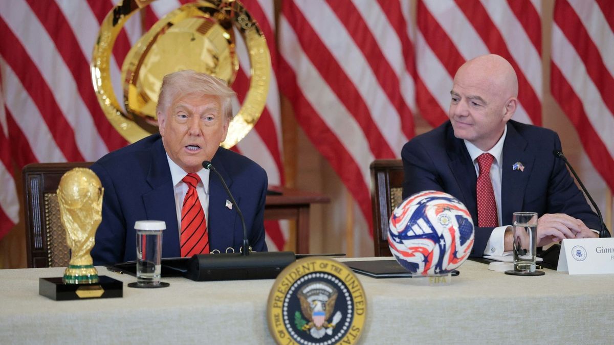 Donald Trump im Gespräch mit Gianni Infantino
