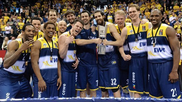 
                <strong>Platz 9 (geteilt): EWE Baskets Oldenburg mit drei Titeln</strong><br>
                EWE Baskets Oldenburg (1x Meister: 2009, 1x Pokalsieger: 2015, 1x Supercup-Gewinner: 2009)
              