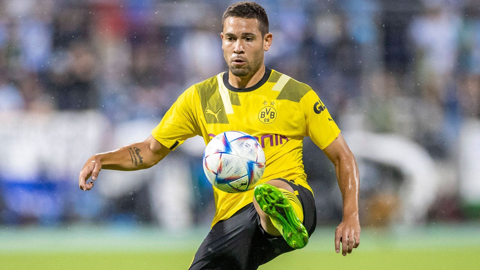
                <strong>Raphael Guerreiro</strong><br>
                Knüpft im ersten Pflichtspiel der Saison nahtlos an seine starke Vorbereitung an und bereitet das 1:0 von Malen vor. Ist auch danach auf seiner linken Seite sehr aktiv und an zahlreichen Angriffen beteiligt. ran-Note: 
              
