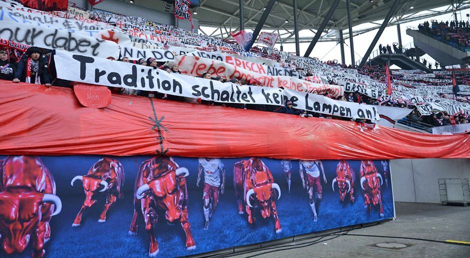 
                <strong>Leipzig reagiert auf die BVB-Plakate</strong><br>
                "Liebe braucht keine Tradition" stand auf einem kleinen Plakat. Ist was dran!
              