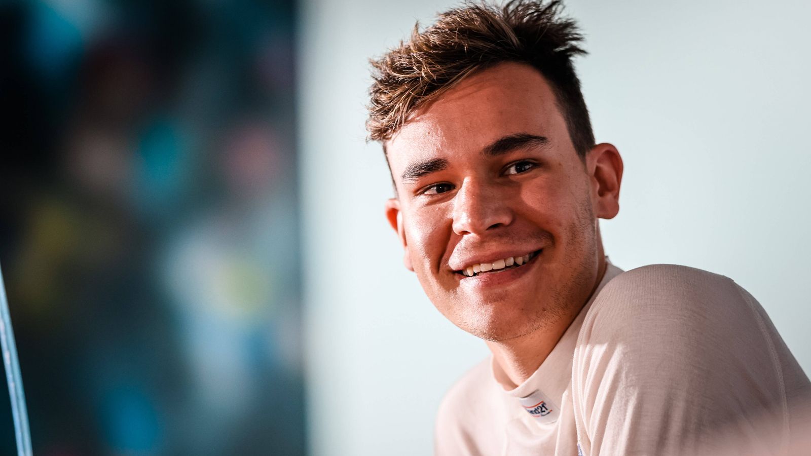 
                <strong>Sheldon van der Linde (Schubert Motorsport)</strong><br>
                &#x2022; Im Team seit: 2022<br>&#x2022; Aktive Jahre in der DTM: seit 2019<br>&#x2022; Erfolge: zwei Rennsiege<br>
              