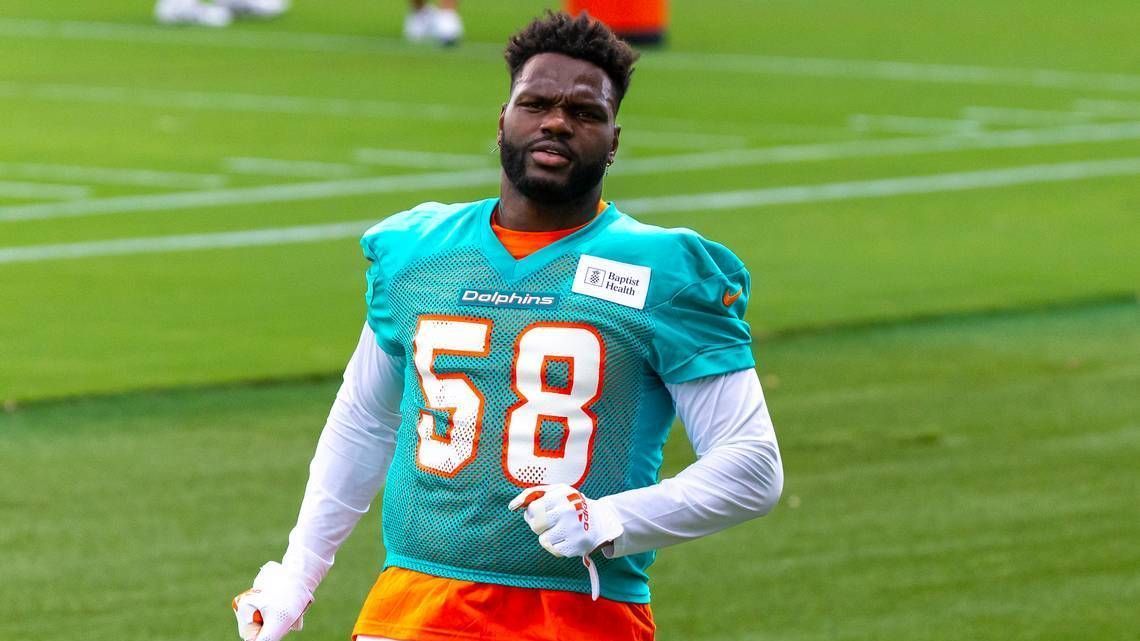 <strong>Shaq Barrett (Karriereende)</strong><br>Der langjährige Star-Linebacker Shaq Barrett will offenbar zurück in die NFL. Das berichtet NFL-Insider Adam Schefter. Demnach habe der 32-Jährige, der erst im Juli überraschend seine Karriere beendet hatte, bei der Liga eine sofortige Wiedereinsetzung beantragt. Aktuell halten die Miami Dolphins die Vertragsrechte an Barrett, der 2021 mit Tampa Bay den Super Bowl gewann. Head Coach Mike McDaniel zeigte sich am Dienstag von der News überrascht und konnte keine Auskunft zur Personalie geben.