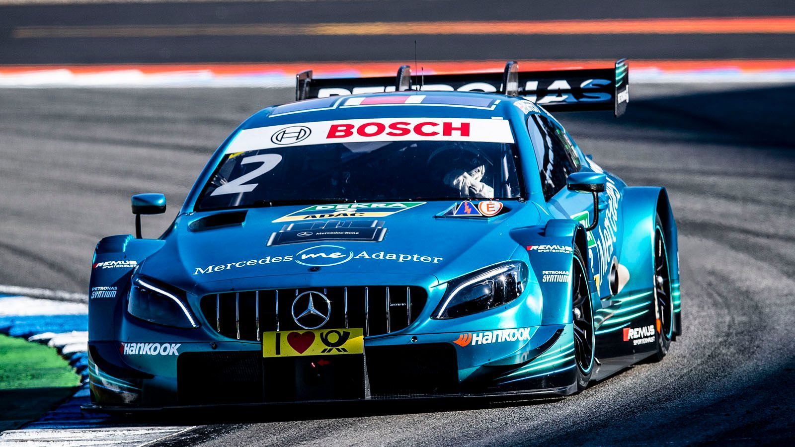 <strong>Dominator Mercedes</strong><br>
                Schneider und Ludwig bestritten jeweils große Teile ihrer Karrieren für Mercedes-Benz, das mit 204 Siegen auch die erfolgreichste Marke in der DTM-Geschichte ist. Audi kommt auf 143 Siege, BMW hat bislang 103 Siege gefeiert.