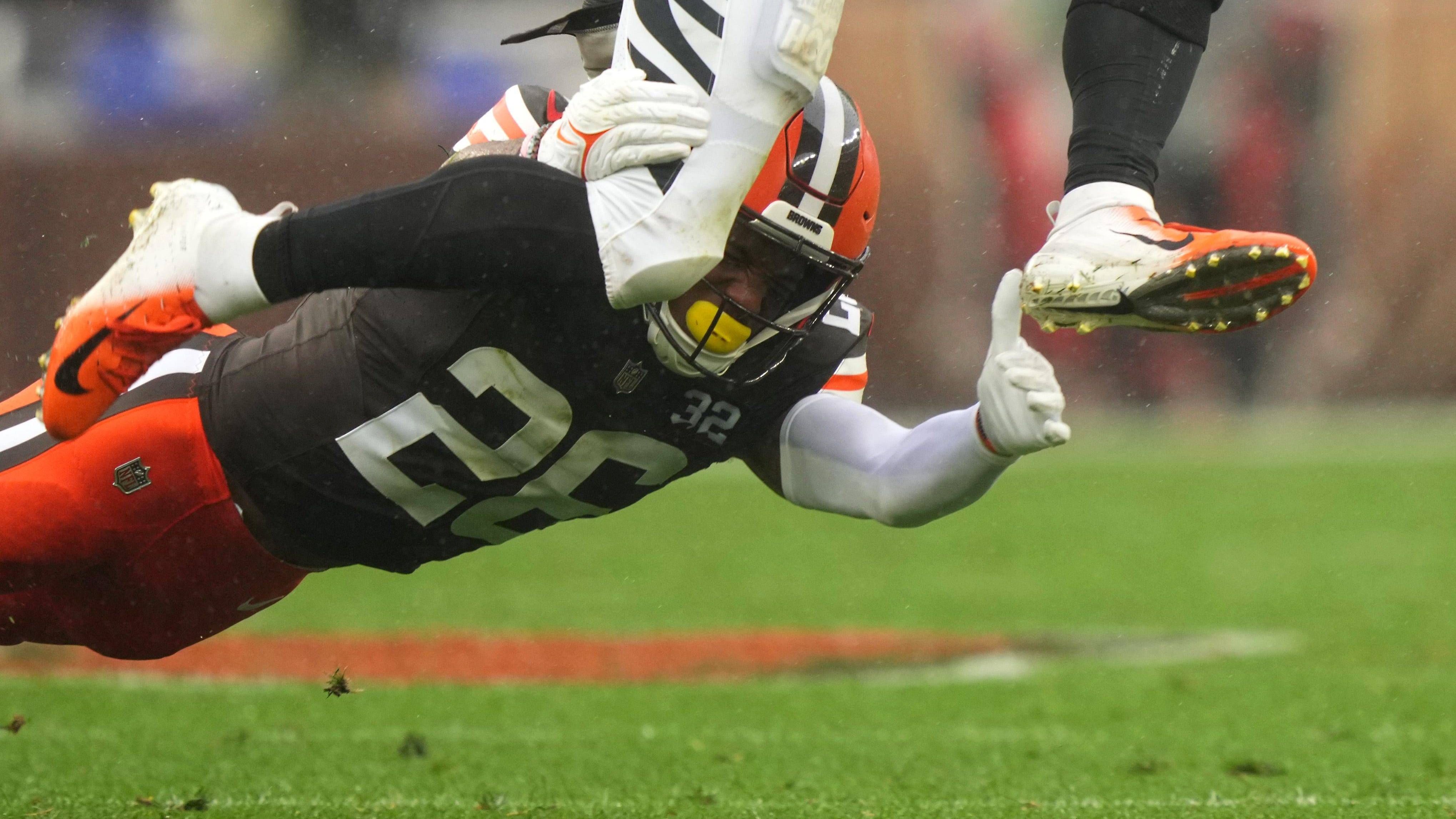 <strong>Cleveland Browns: Natürlicher Rasen</strong><br>Im Cleveland Browns Stadium (bis Februar 2023 First Energy Stadium) wird auf "Kentucky Bluegrass" gespielt. Neben den Browns setzen noch zwei weitere Teams auf diese Variante.