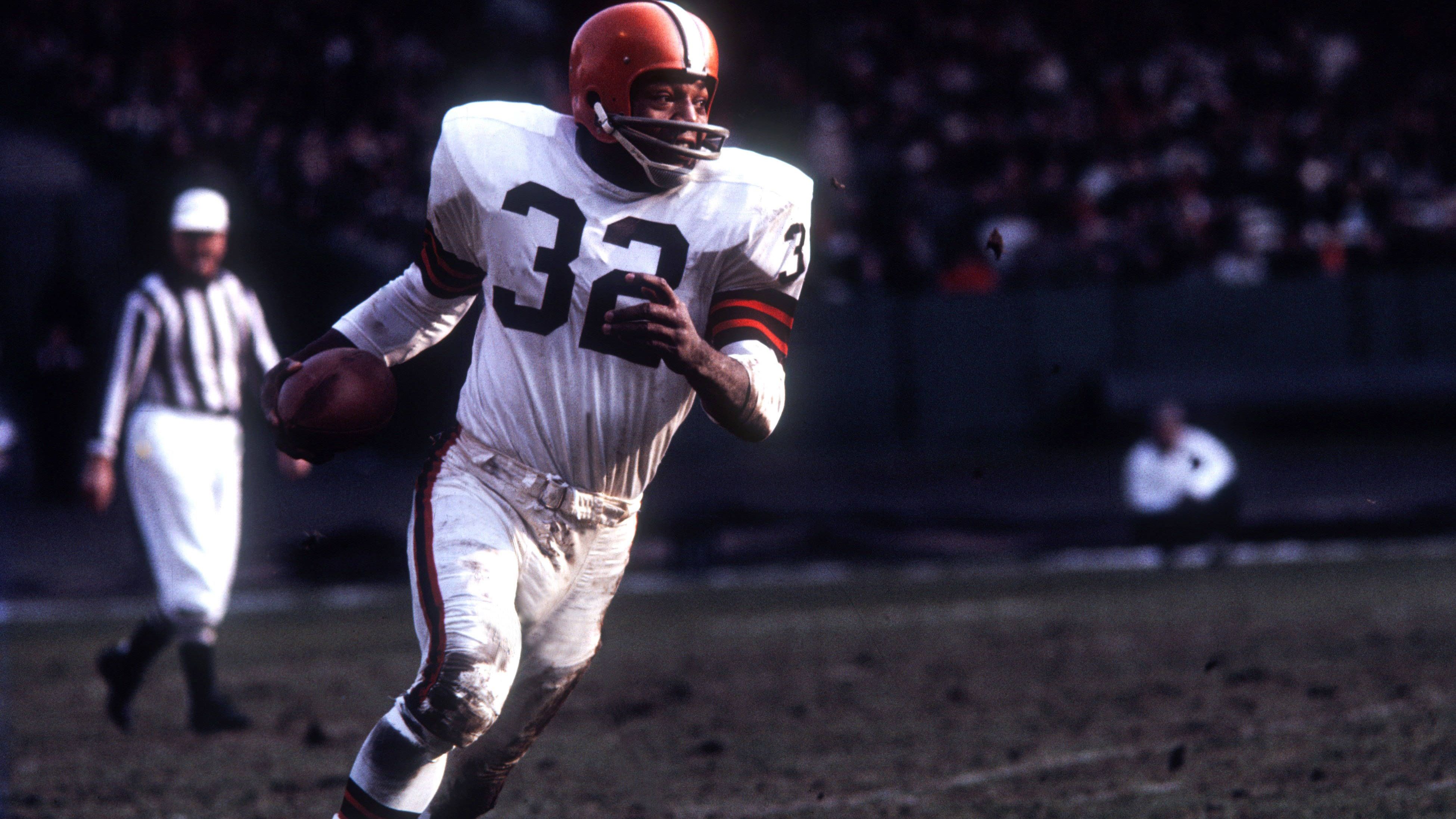 <strong>32: Jim Brown</strong><br>Team: Cleveland Browns<br>Position: Running Back<br>Erfolge: Pro Football Hall of Famer, NFL-Champion, dreimaliger NFL MVP<br>Honorable Mention: Marcus Allen, Franco Harris, O.J. Simpson