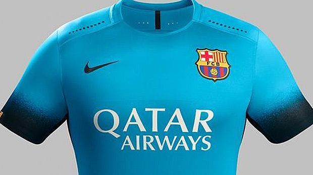 
                <strong>FC Barcelona (Champions-League-Trikot)</strong><br>
                Am Kragen ist der Vereins-Slogan "Mes que un club" - also "Mehr als ein Klub" - eingestickt. Außerdem unterstreicht die Flagge Kataloniens mit den roten Querstreifen auf gelbem Grund auf dem rechten Ärmel die Verbundenheit mit der Heimatregion. Erstmals streifen die Barca-Stars den Dress beim Spiel in Rom über.
              