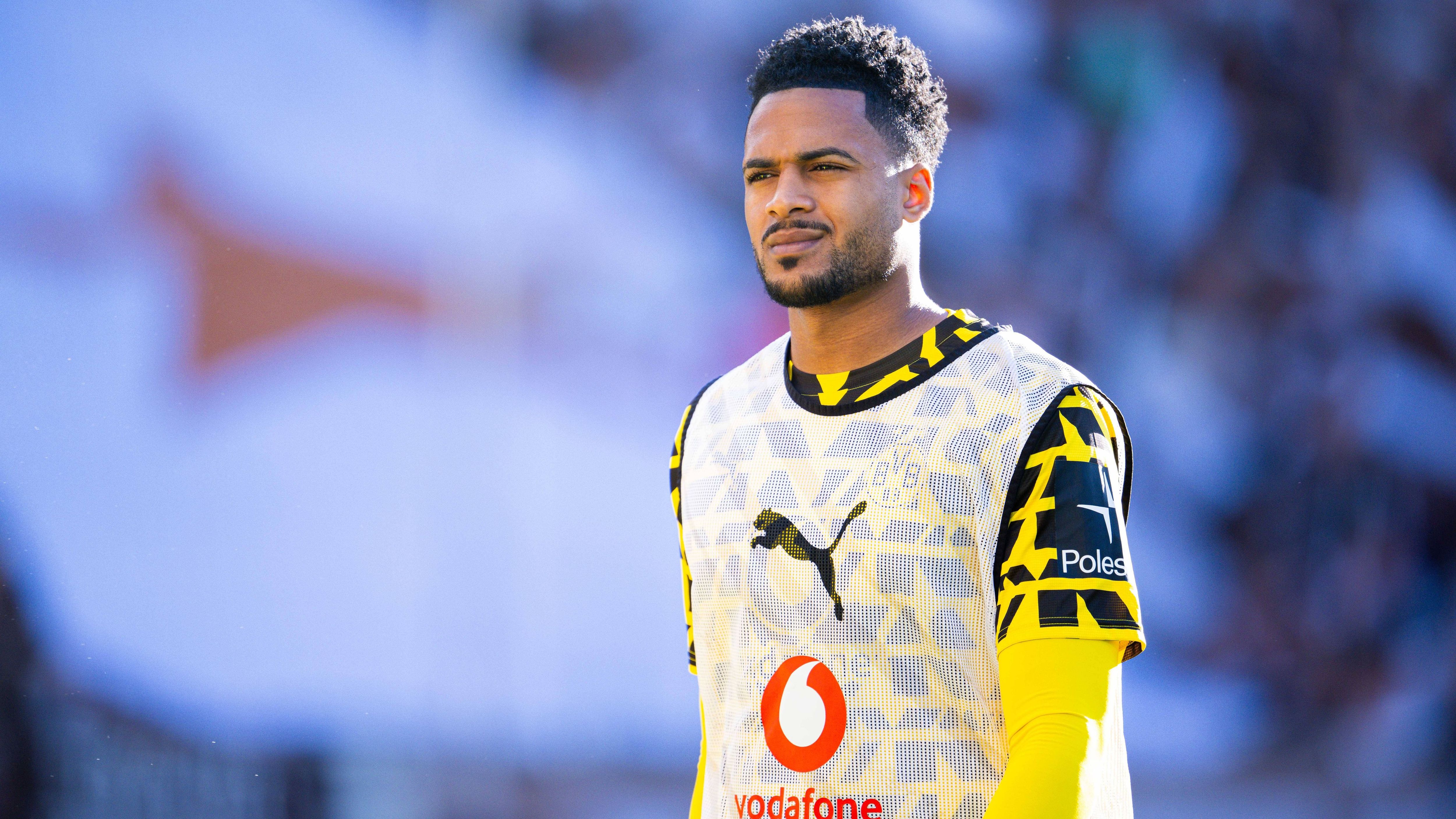 <em><strong>Almugera Kabar (Borussia Dortmund)</strong><br>Fünf Einsätze für die Profis von Borussia Dortmund reichen offenbar aus, um das Interesse des FC Brentford zu wecken. Nach Informationen der "Bild" beschäftigt sich der Premier-League-Klub intensiv mit einer Verpflichtung von Almugera Kabar. Der 19-jährige Innenverteidiger hat derzeit einen Marktwert von rund einer Million Euro. Brentford soll bereits Kontakt mit dem Spieler aufgenommen haben und wäre demnach bereit, eine Ablösesumme von etwa 20 Millionen Euro zu zahlen.</em>