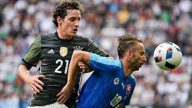 
                <strong>Sebastian Rudy</strong><br>
                Sebastian Rudy: Bemüht in der Offensive, hinten mit zwei starken Rettungsaktionen kurz vor der Halbzeit. ran-Note: 3.
              