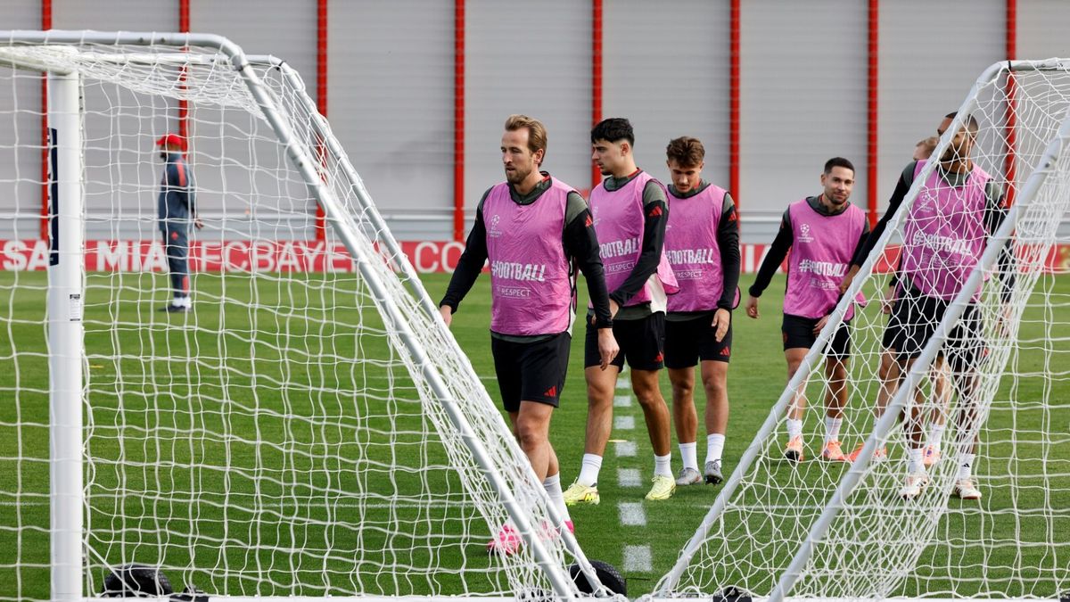 Harry Kane (l.) und Co. im Training