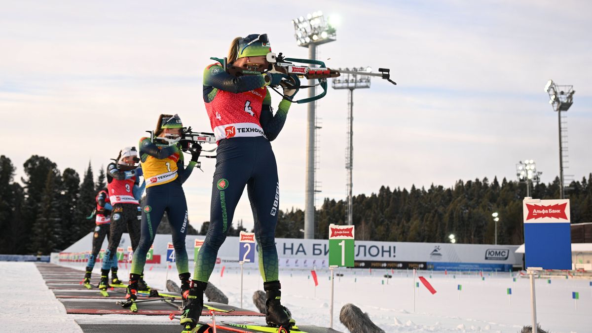 Russia Biathlon Cup Women Pursuit 9061589 30.11.2025 Belarus Dzinara Smolskaya shoots her rifle during the women s 10 km pursuit event of the 1st stage of the Biathlon Russian Cup in Khanty-Mansiys...