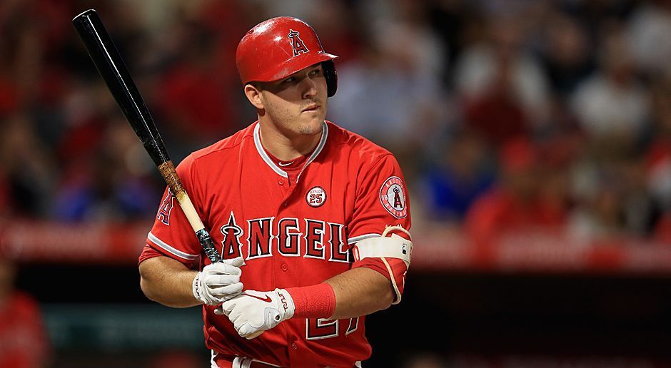 
                <strong>Mike Trout (Baseball)</strong><br>
                Mike Trout ist derzeit Spitzenverdiener im Baseball. Der Center Fielder der Los Angeles Angels bekommt gemäß "Spotrac" jährlich 33.250.000 Millionen Dollar, umgerechnet etwa 27.1 Millionen Dollar
              