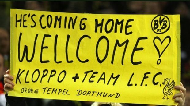 
                <strong>He's coming home</strong><br>
                Bei manchen Plakaten ist man sich gar nicht sicher, welches Team die Dortmunder Fans denn jetzt bejubeln...
              
