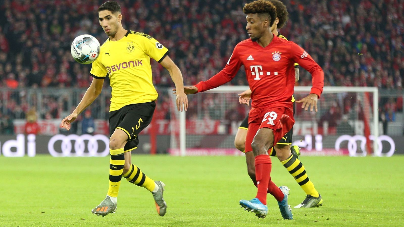 
                <strong>Achraf Hakimi</strong><br>
                Zu Beginn mit viel Offensivdrang, fast schon als Außenstürmer unterwegs. Beim 0:1 rückt der Marokkaner nicht genug ein, um Lewandowski zu attackieren. Anschließend läuft er fast nur noch hinterher - so auch vor dem 0:2, als ihm Müller enteilt. Gegen Perisic auf verlorenem Posten, als der Kroate das 0:4 einleitet. ran-Note: 5
              