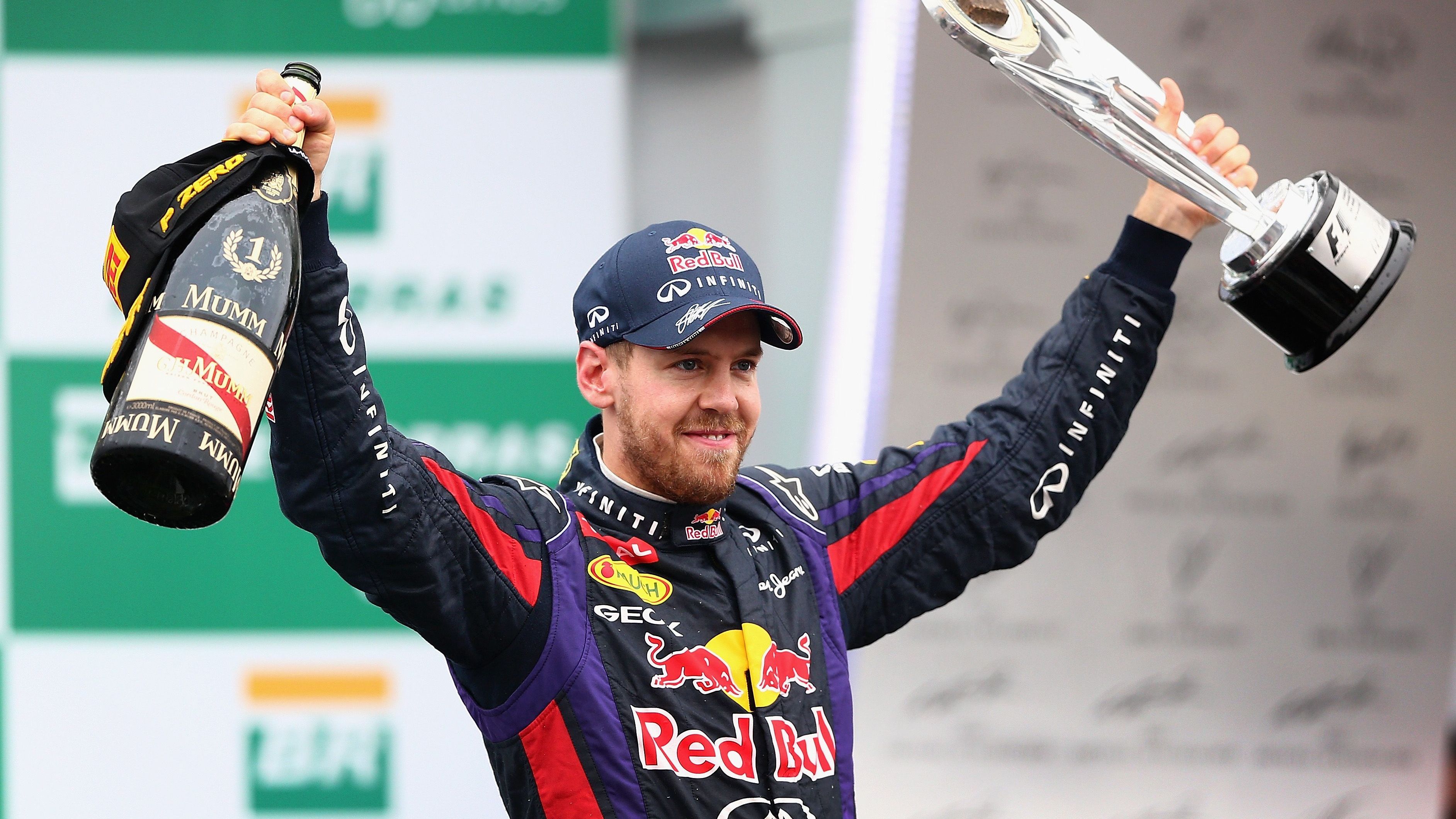 <strong>Platz 2 (geteilt): Sebastian Vettel - neun Siege</strong><br>Ebenfalls neun Siege in Serie konnte der Heppenheimer in seinem letzten Weltmeister-Jahr 2013 mit Red Bull einfahren. Ein Rekord bei den Österreichern, der aber nicht so lange gehalten hat...