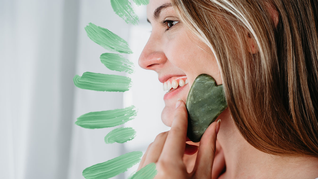 Eine fernöstliche SPA-Behandlung für euer Gesicht – Gua Sha. Wir verraten euch, wie es richtig funktioniert und was zu beachten ist.