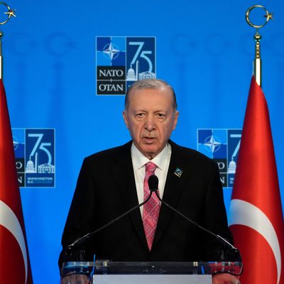 Der türkische Präsident Erdogan droht offen damit, seine Armeen in Israel einmarschieren zu lassen.